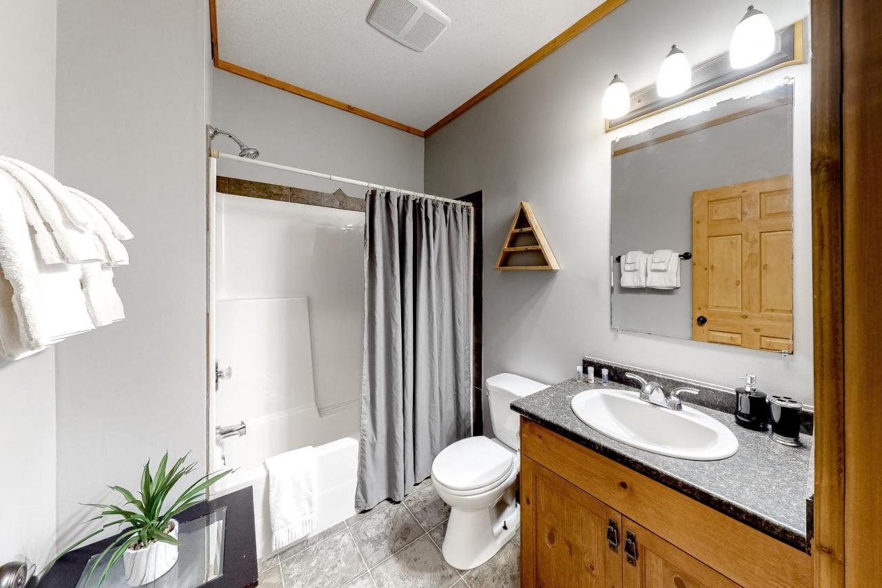 Bears Paw 5 Holiday home Big White Ski Resort
